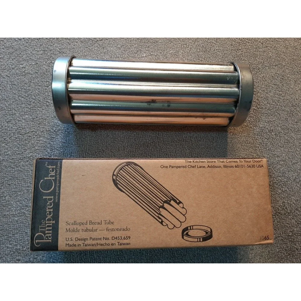 The Pampered Chef Scalloped Bread Tube 1565
